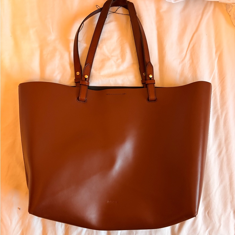 Fossil tote